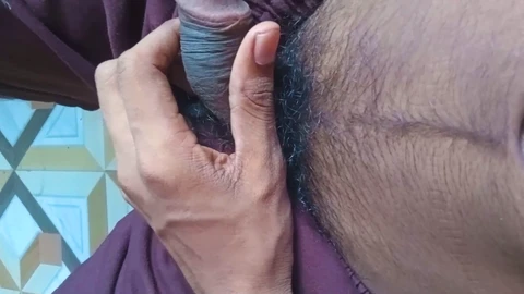 Der unerfahrene Amarjeet Kumar erkundet die Welt des Sadismus und Masochismus